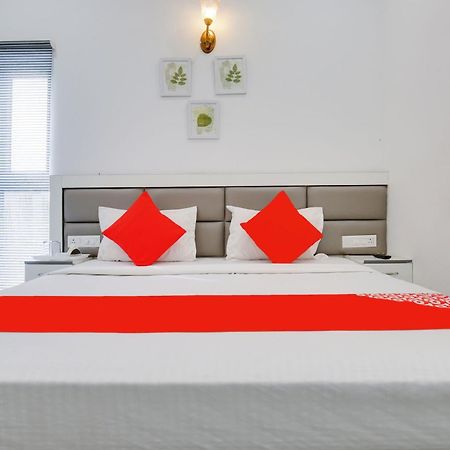 Hotel O Sky White House Ludhiana Exterior foto